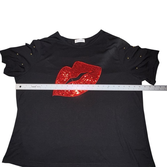 NWT Black T-Shirt with Red Glitter Lips Plus 4X - Picture 6 of 14